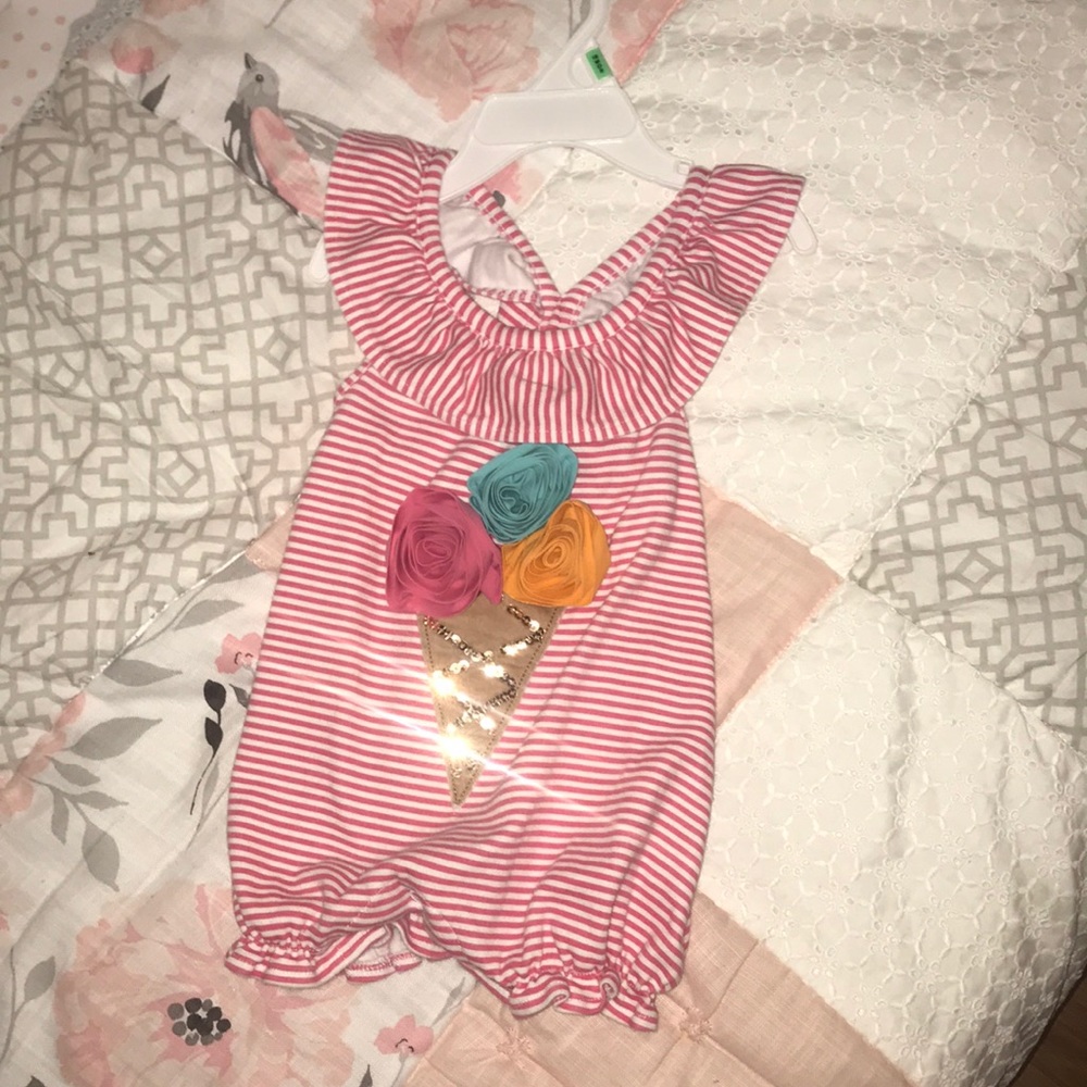 Mud Pie 9-12 months so cute!!! Girls